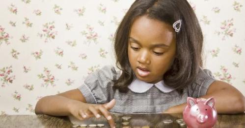 little-girl-counting-money